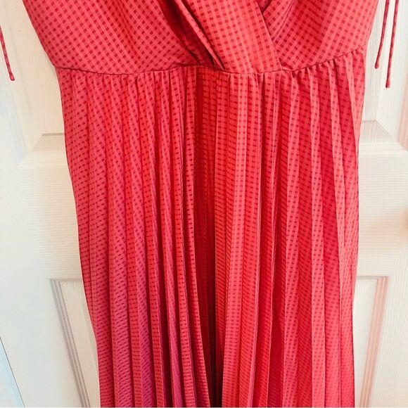 Gal Meets Glam Pleated Midi Sundress - Picture 9 of 10